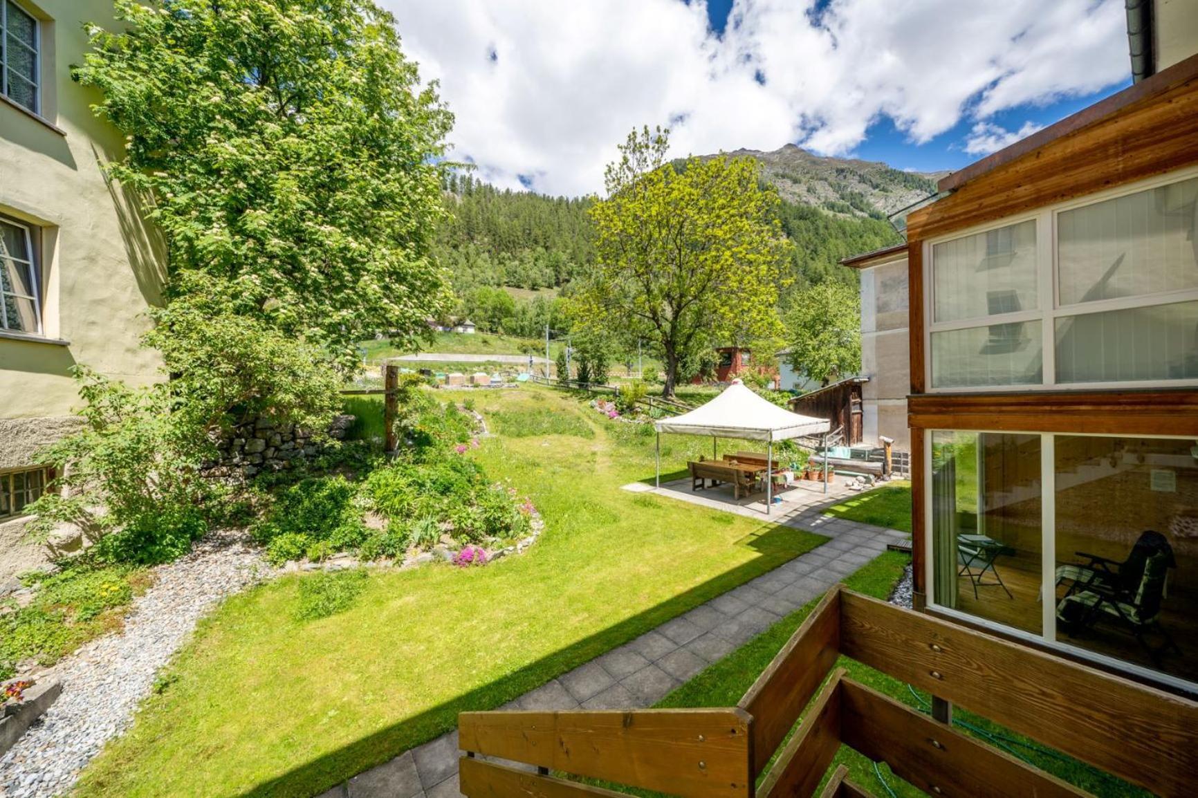 Chasa Plazza Gronda Lägenhet Lavin Exteriör bild