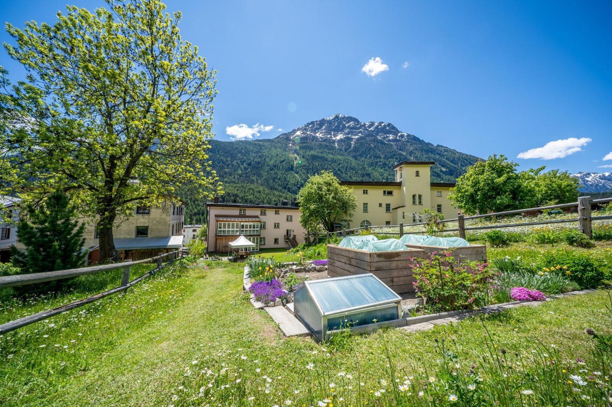 Chasa Plazza Gronda Lägenhet Lavin Exteriör bild