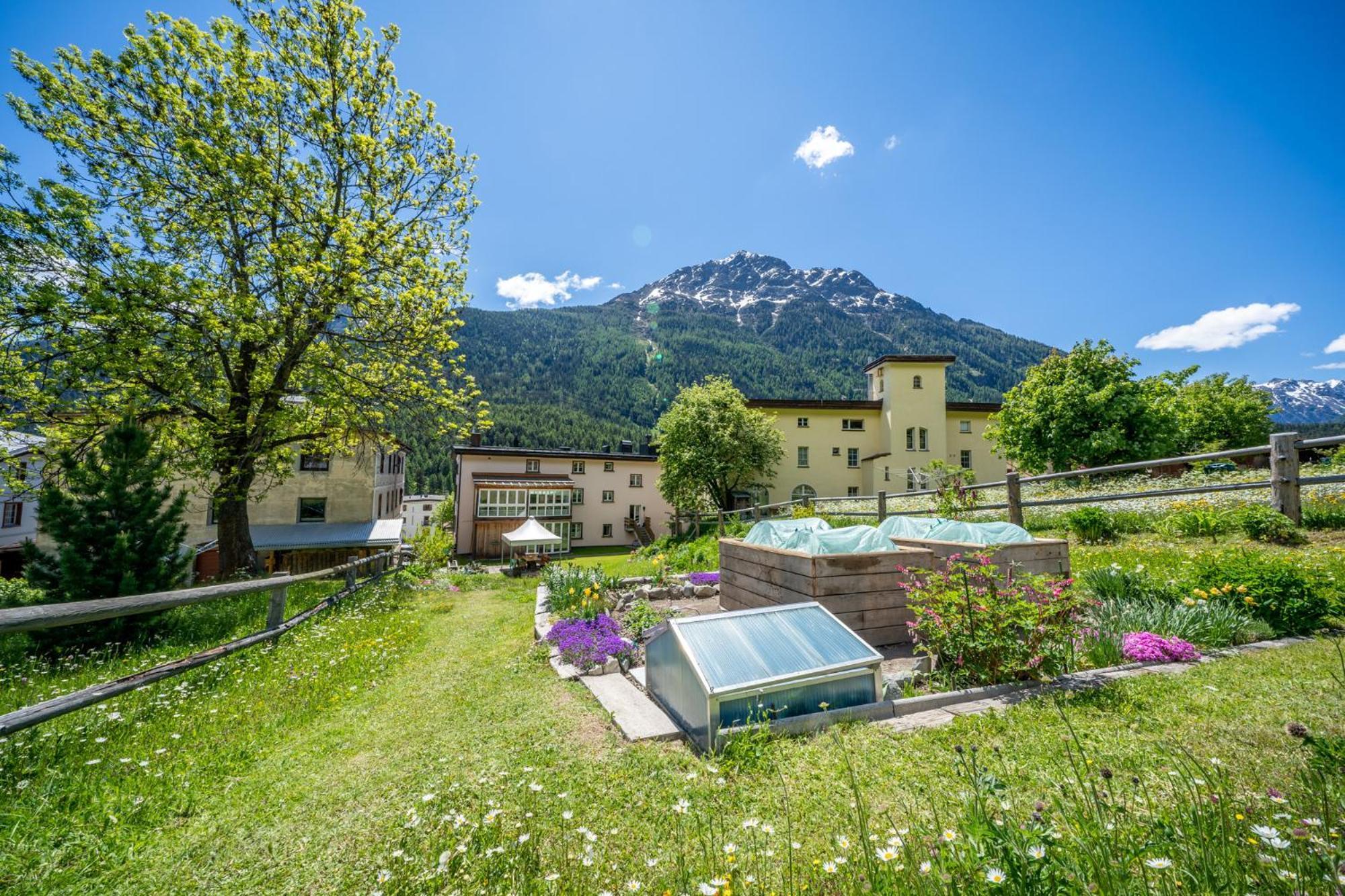 Chasa Plazza Gronda Lägenhet Lavin Exteriör bild
